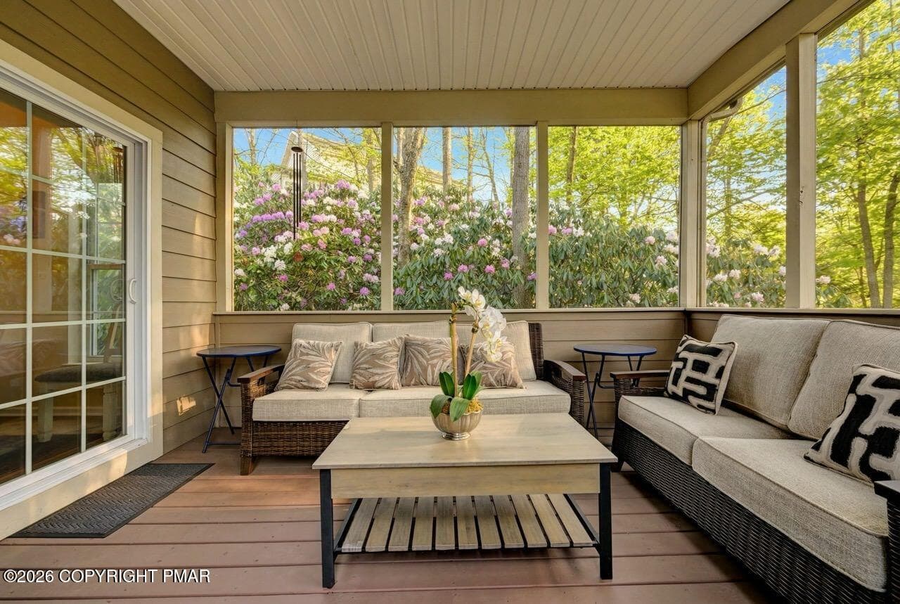 Treetop Views - 134 Skytop Road, Pocono Pines, PA 18350, Pocono Pines