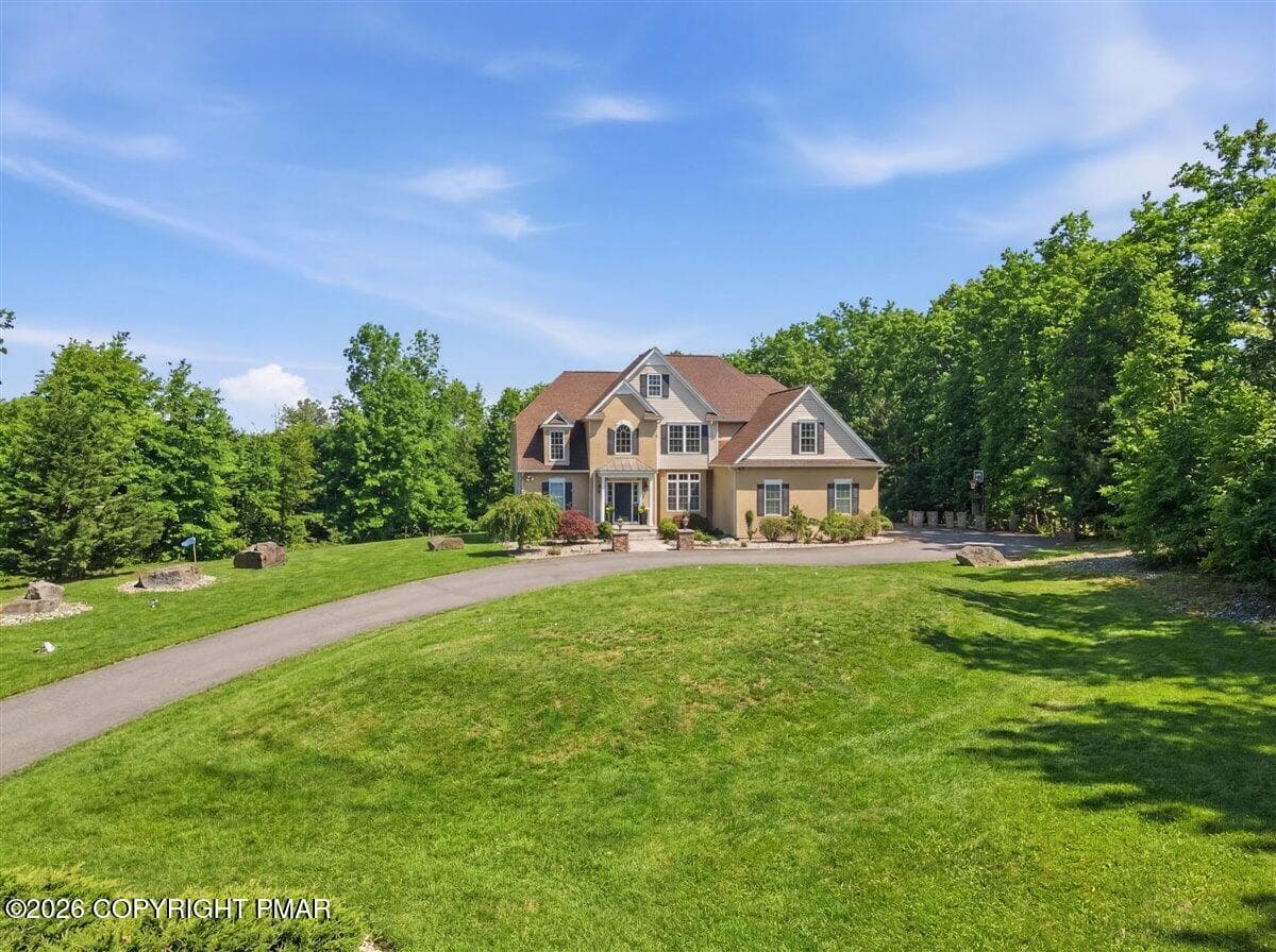 005-Summer Green Grass - 389 Joanne Court, Bartonsville, PA 18321, Bartonsville