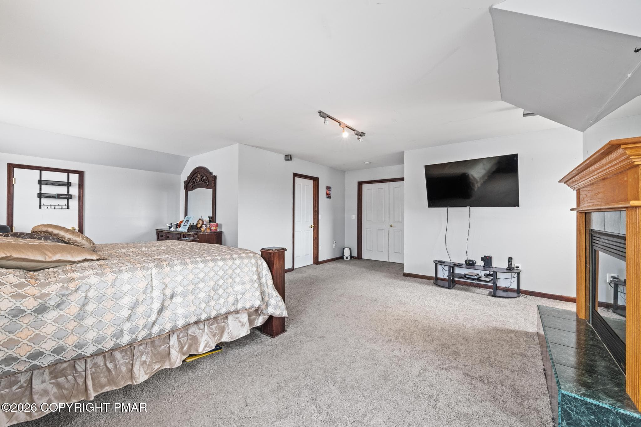 guest - 137 Old Kettle Court, Stroudsburg, PA 18360, Stroudsburg