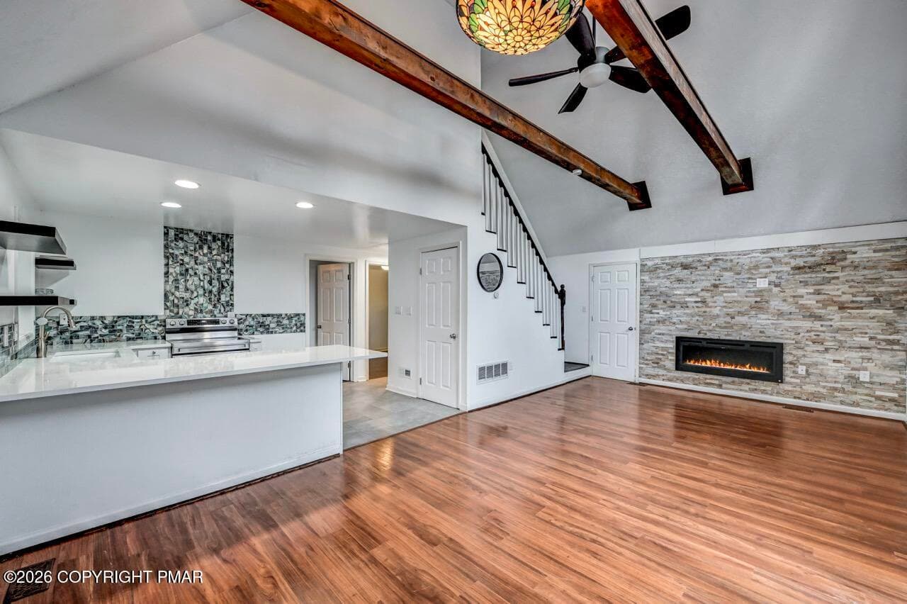 Beamed Ceilings - 7550 Eagle Rock Drive, Tobyhanna, PA 18466, Tobyhanna