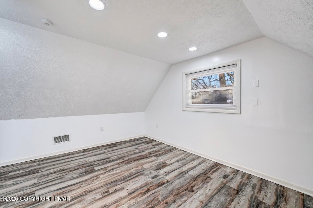Vaulted Ceilings - 7550 Eagle Rock Drive, Tobyhanna, PA 18466, Tobyhanna