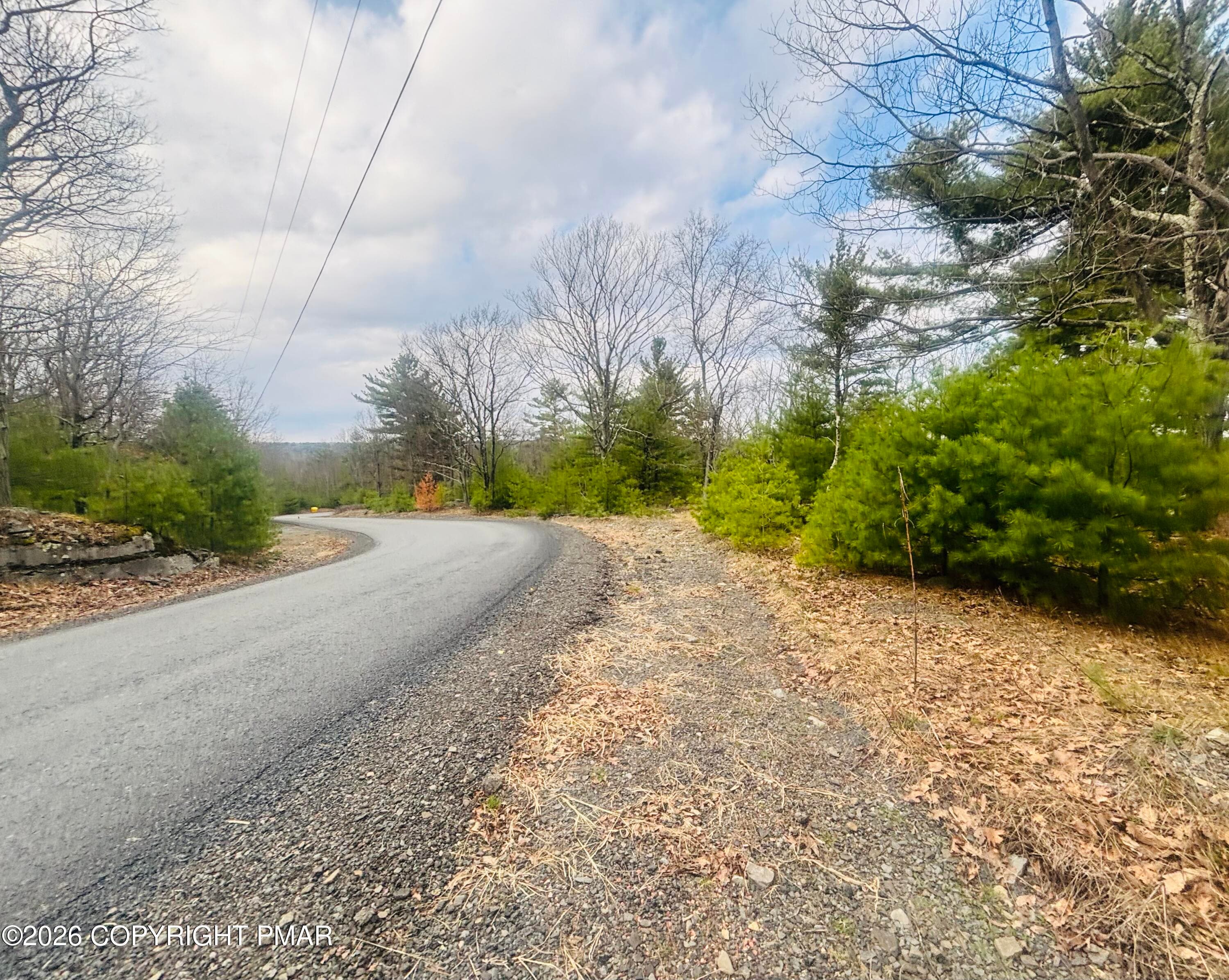 132 Willow Dell Drive, Dingmans Ferry, PA 18328