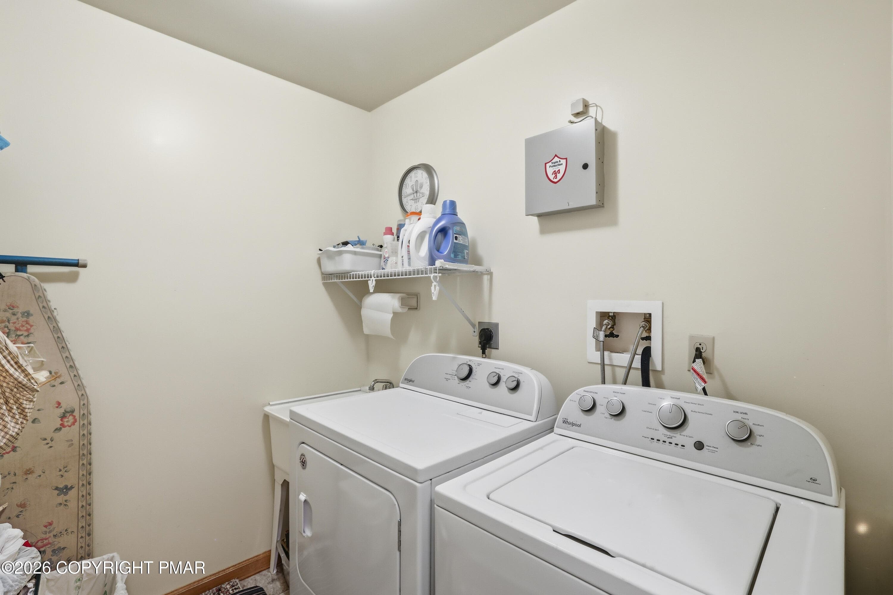 Laundry - 104 Merriment Lane, Blakeslee, PA 18610, Blakeslee