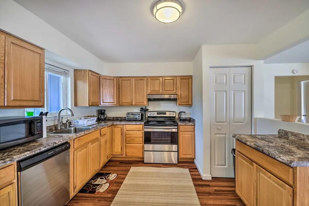 Country Pl Kitchen - 542 Country Place Drive, Tobyhanna, PA 18466, Tobyhanna