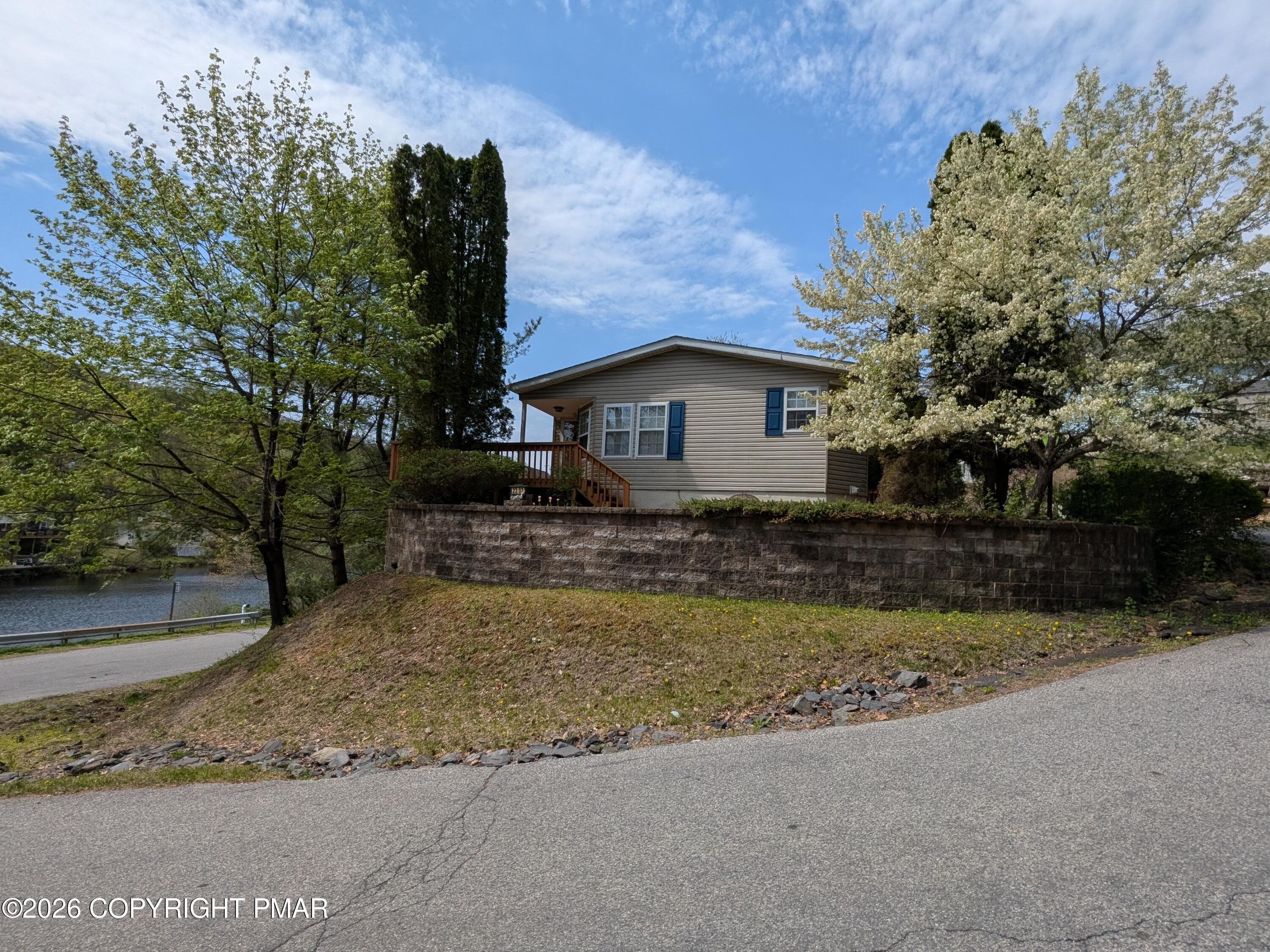 2303 Bass Lane, Saylorsburg, PA 18353