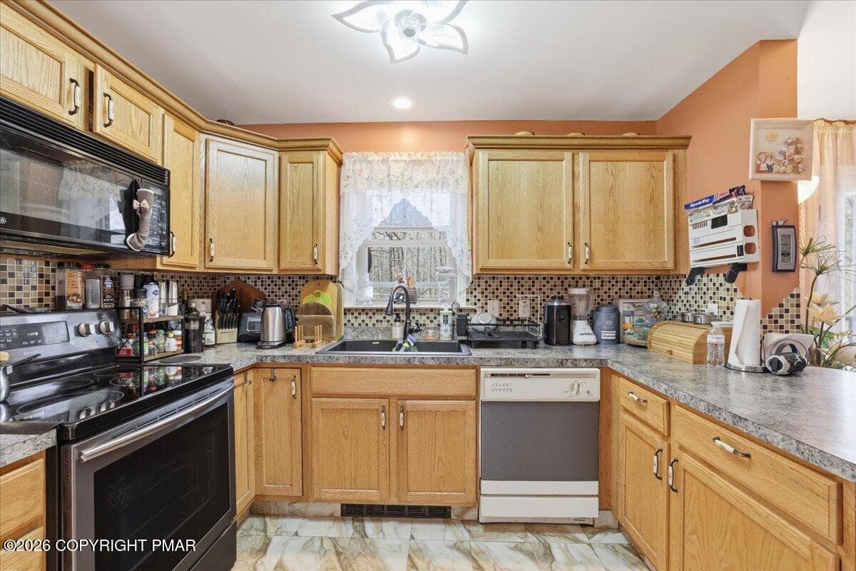 31-026_847A3384 - 270 Packanack Drive, Gouldsboro, PA 18424, Gouldsboro