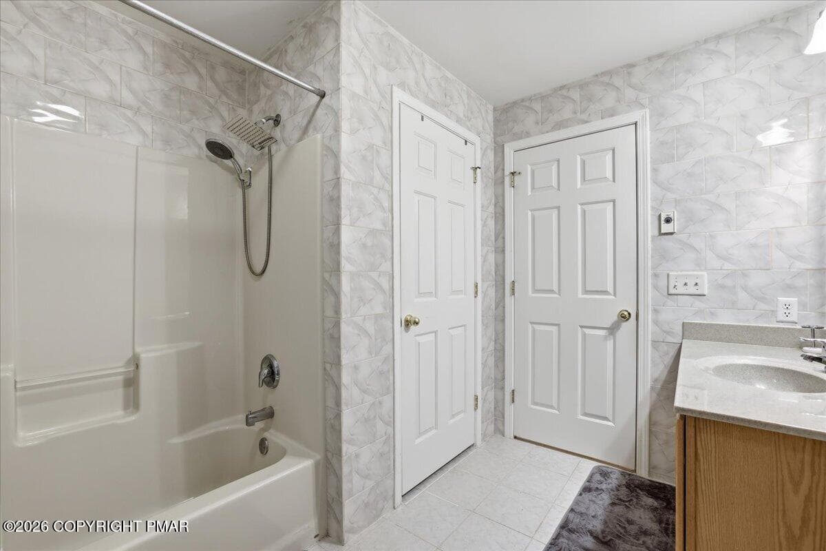 68-061_847A3573 - 270 Packanack Drive, Gouldsboro, PA 18424, Gouldsboro