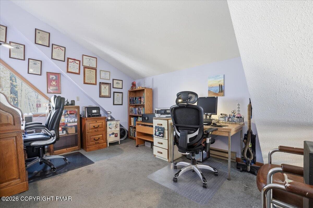 Loft/ office - 250 Sheridan Drive, Tobyhanna, PA 18466, Tobyhanna