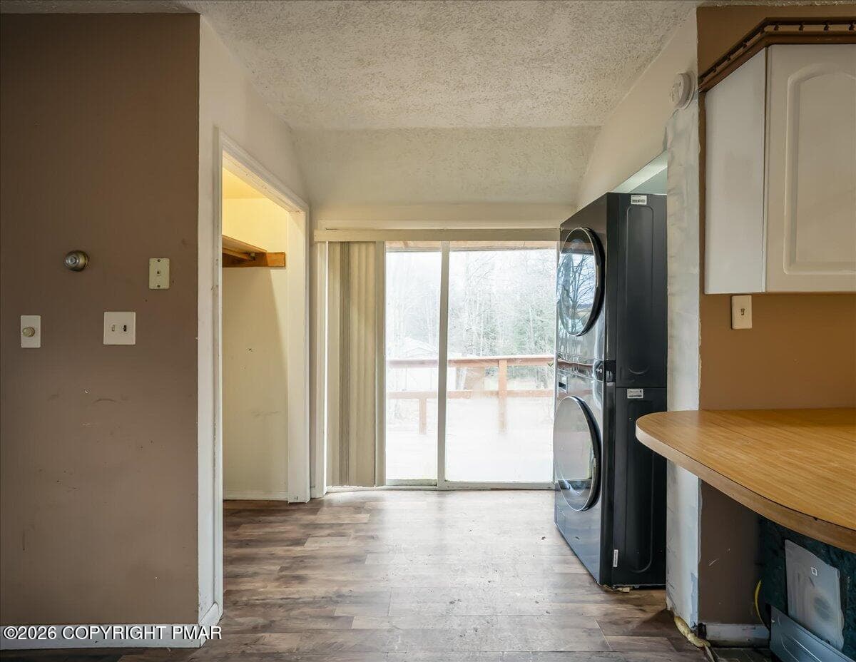 Eating Area - 1191 Aberdeen Road, Madison Township, PA 18444, Madison Township