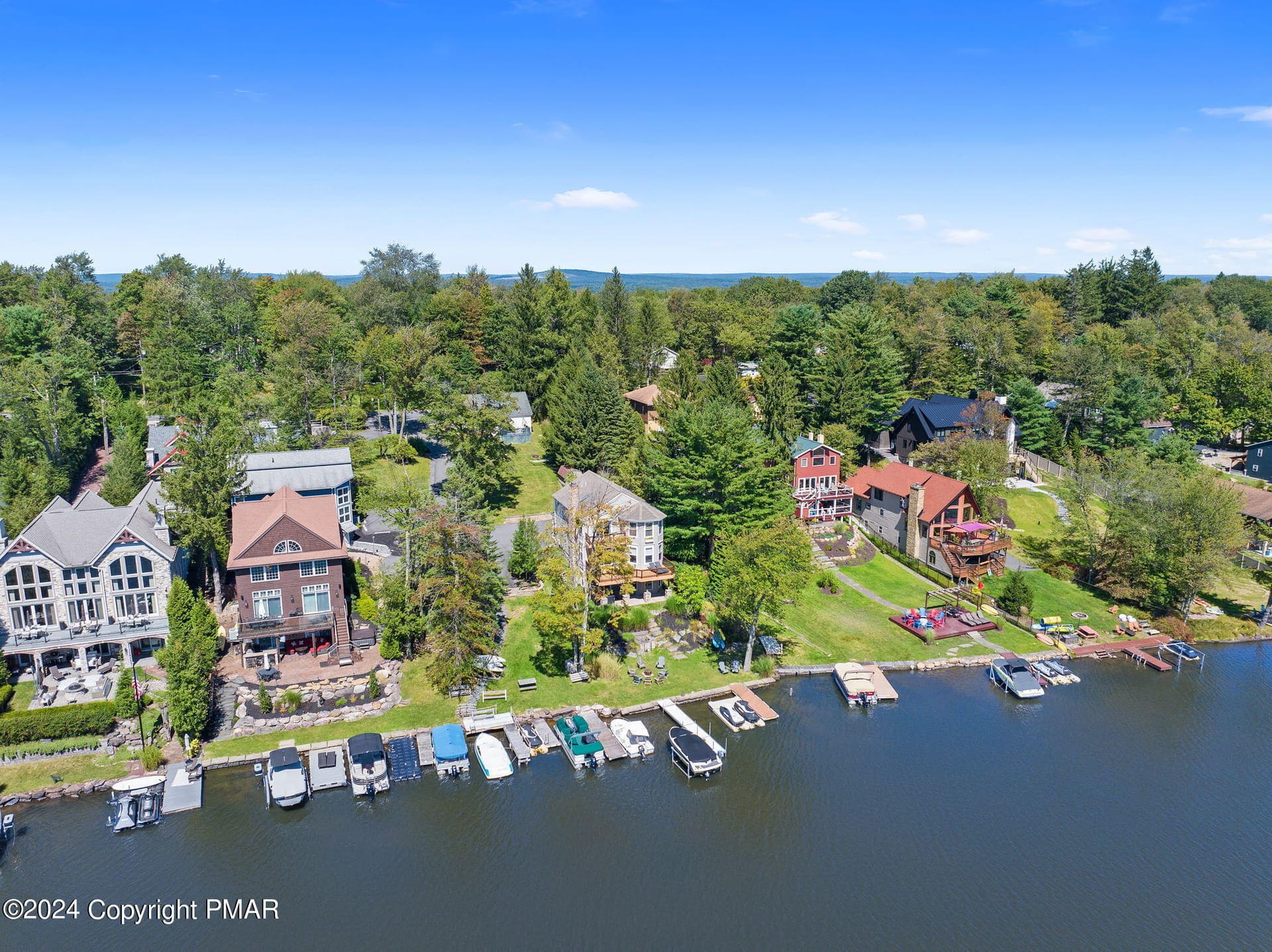 395 N Lake Drive, Lake Harmony, PA 18624