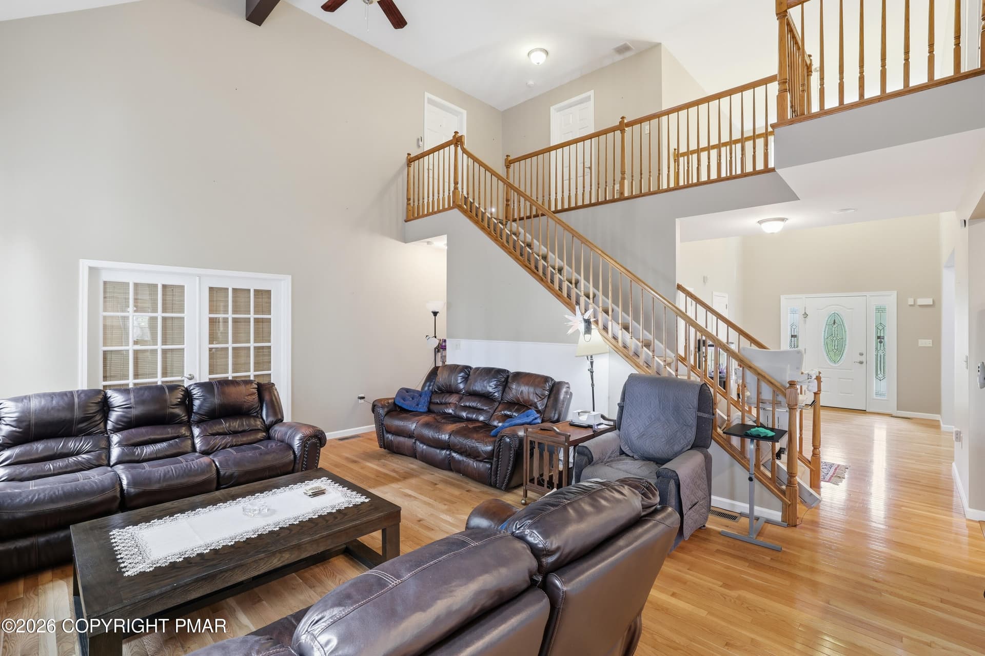 Living room - 1323 Crossing Lane, Stroudsburg, PA 18360