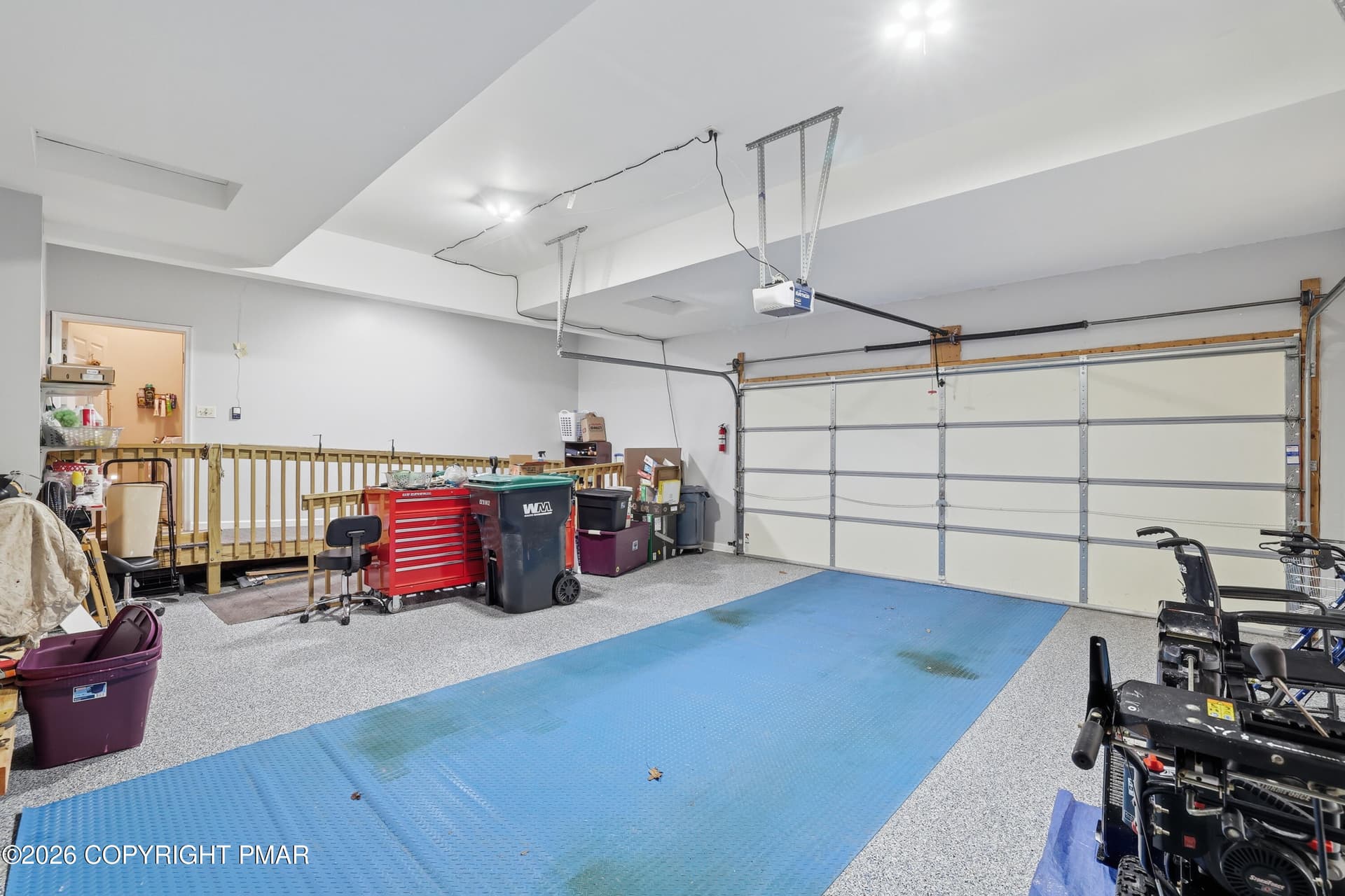 Garage - 1323 Crossing Lane, Stroudsburg, PA 18360