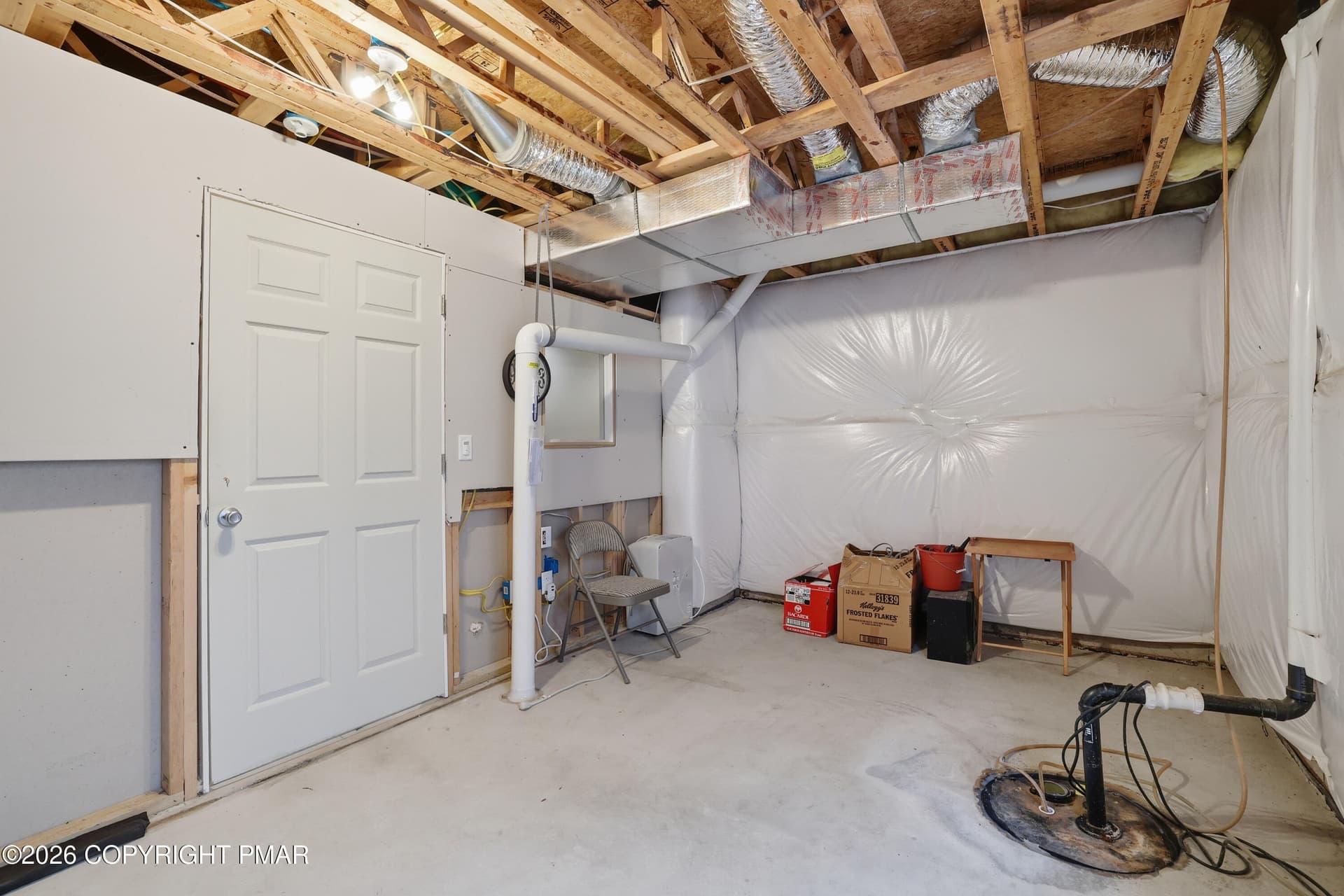 Storage - 1323 Crossing Lane, Stroudsburg, PA 18360