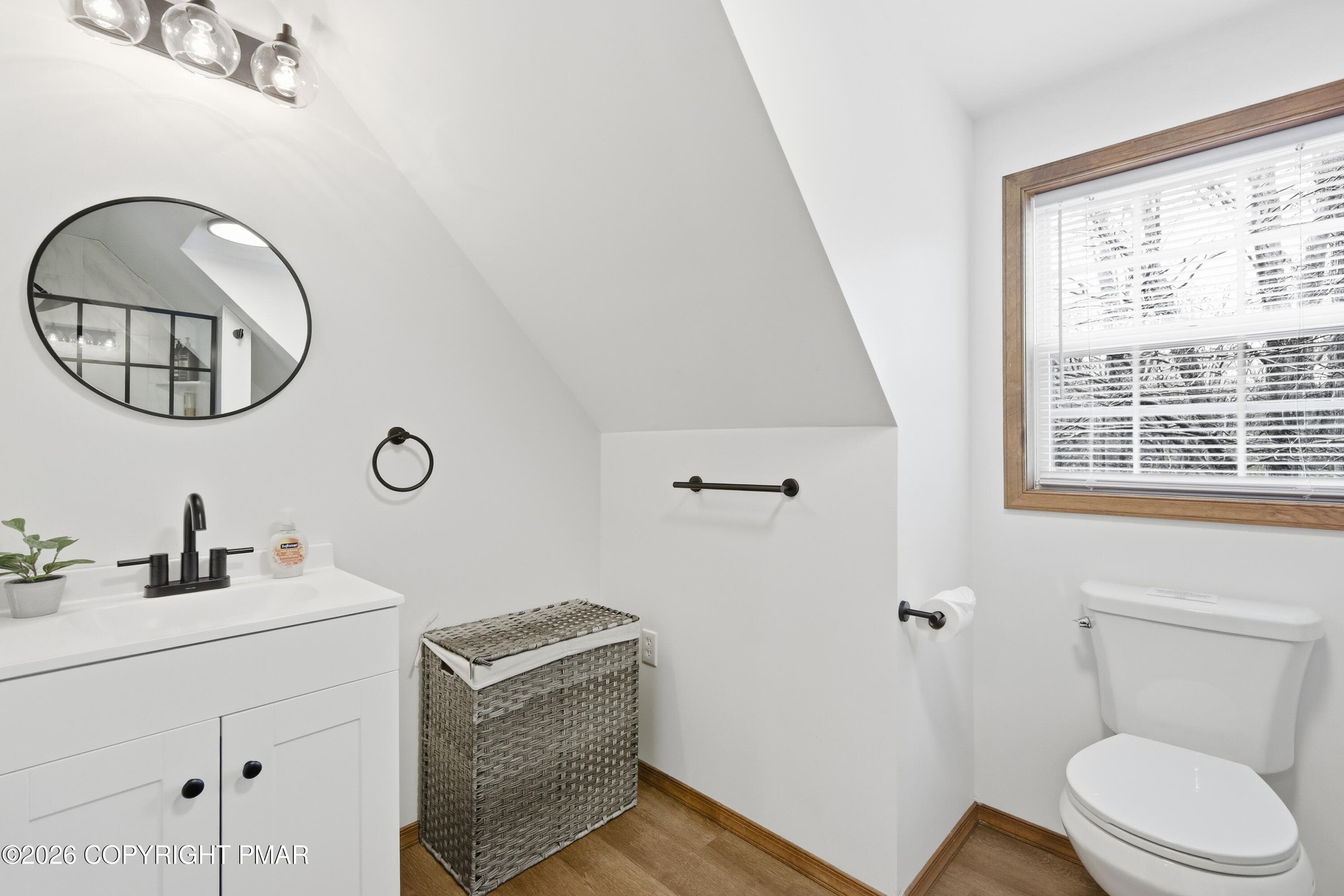 Bed 2 - 8555 Bumble Bee Way, Tobyhanna, PA 18466, Tobyhanna