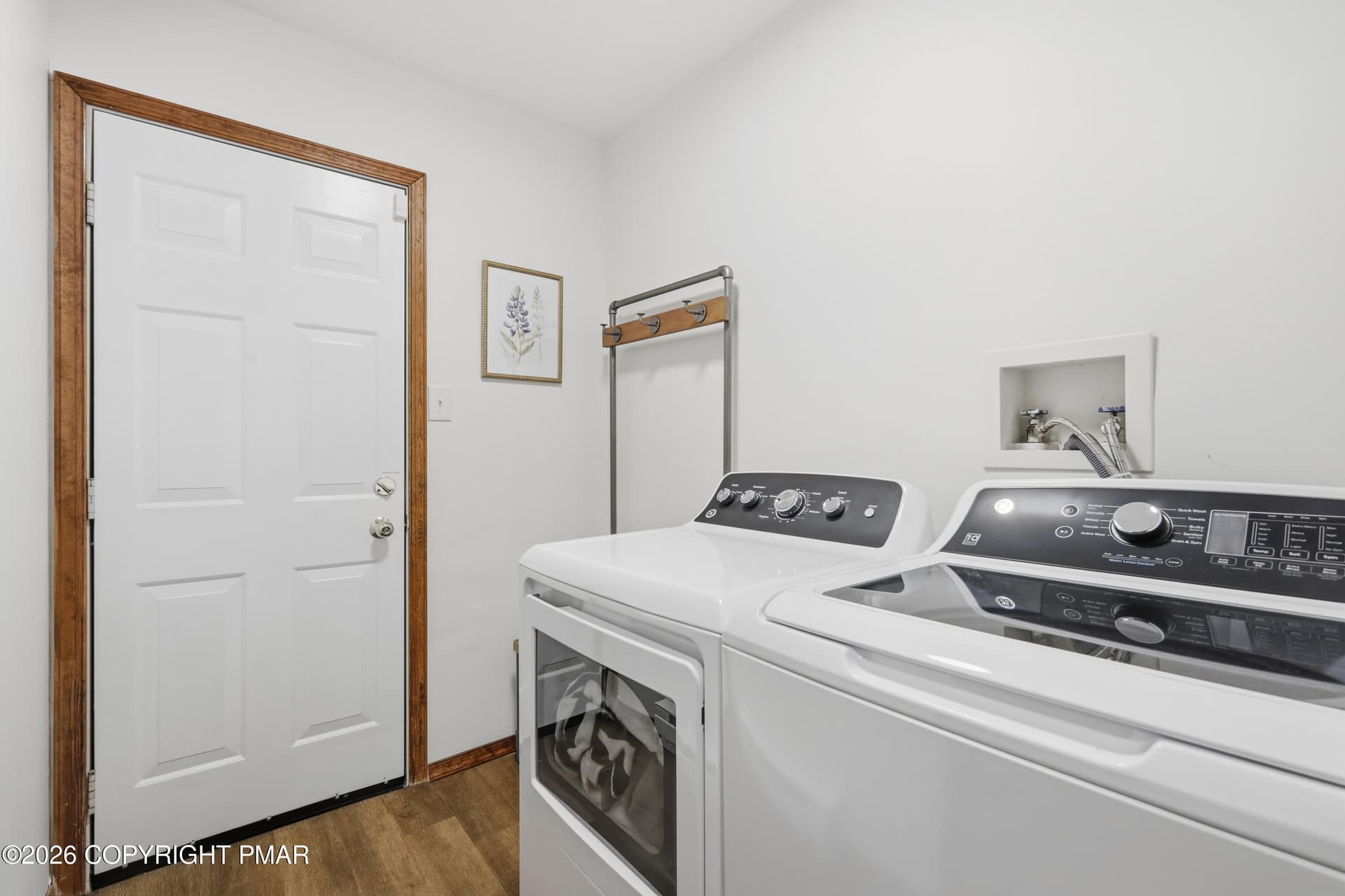 Laundry - 8555 Bumble Bee Way, Tobyhanna, PA 18466