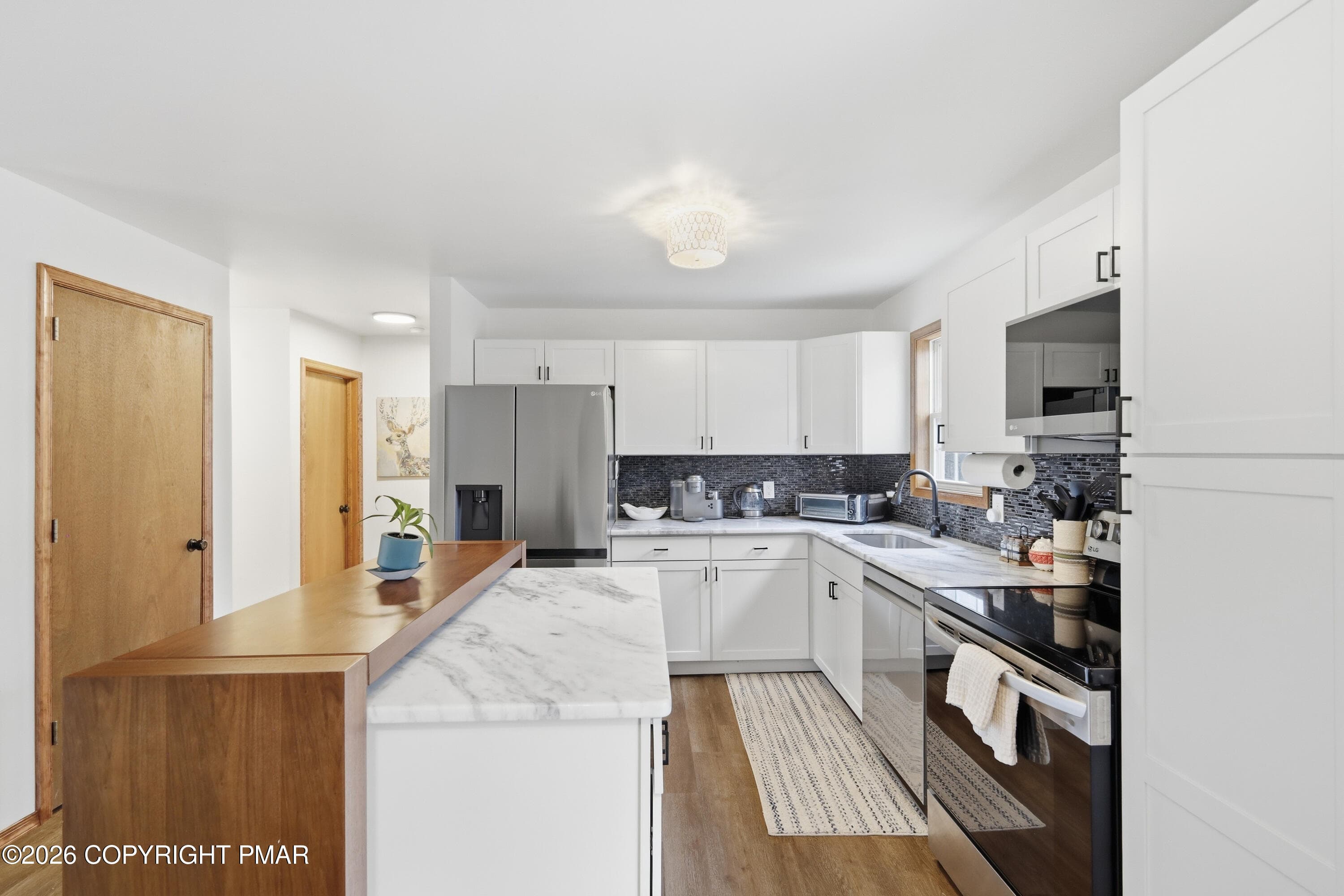kitchen into hall - 8555 Bumble Bee Way, Tobyhanna, PA 18466, Tobyhanna