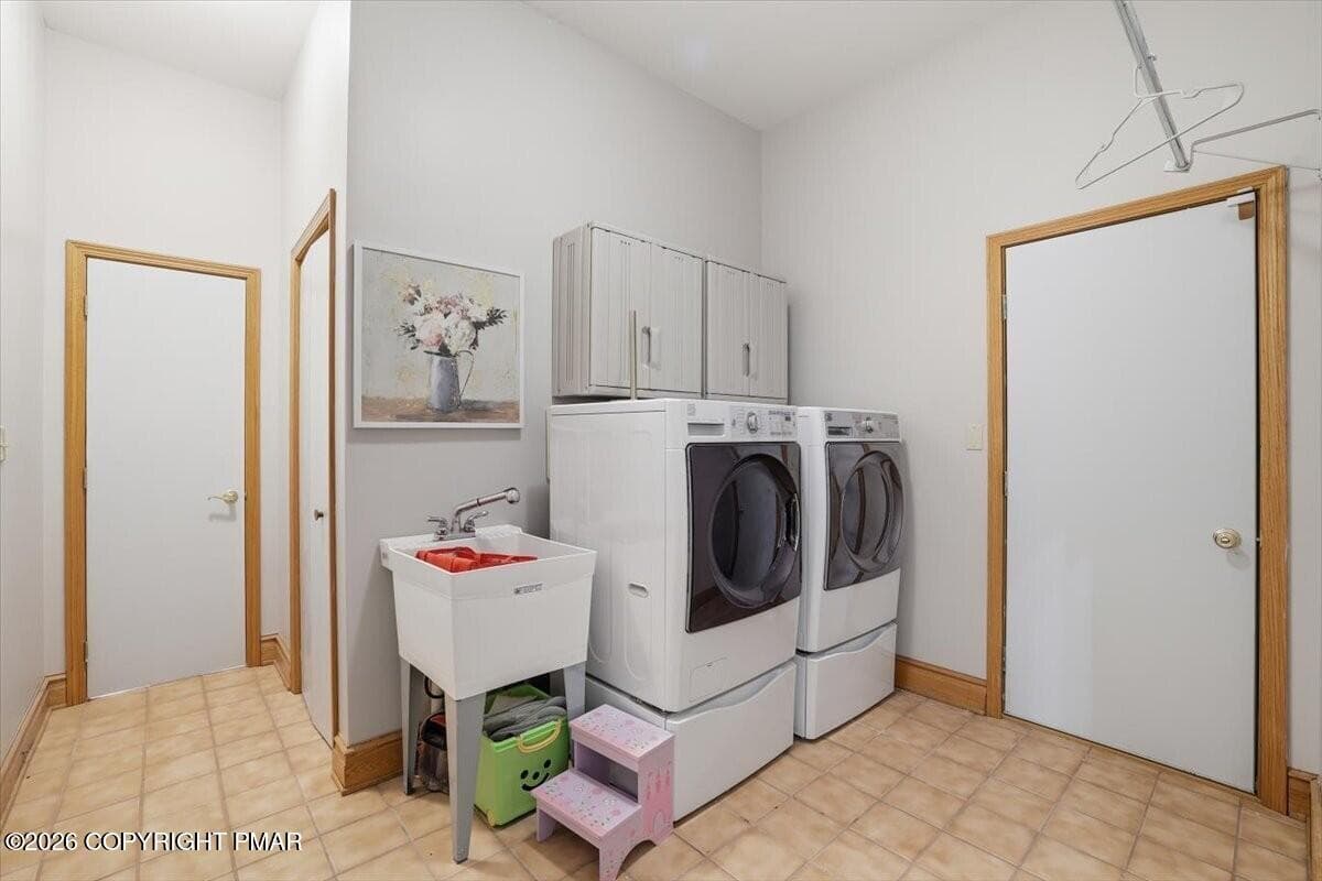 Laundry - 3358 Mountain View Drive, Tannersville, PA 18372
