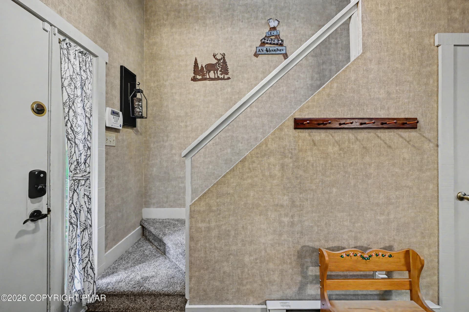 Foyer - 33 Elevator, Lake Harmony, PA 18624