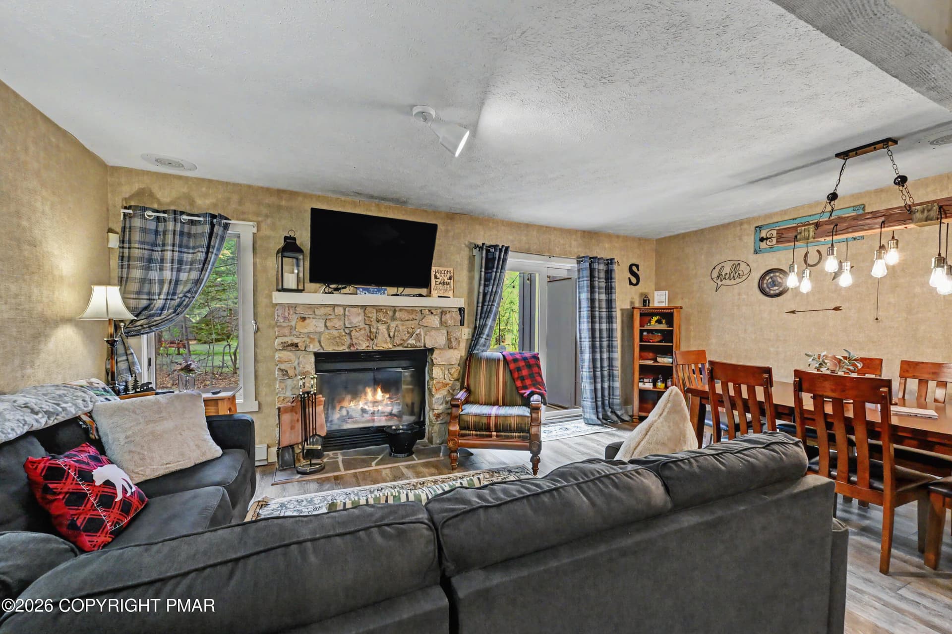 Living Room - 33 Elevator, Lake Harmony, PA 18624