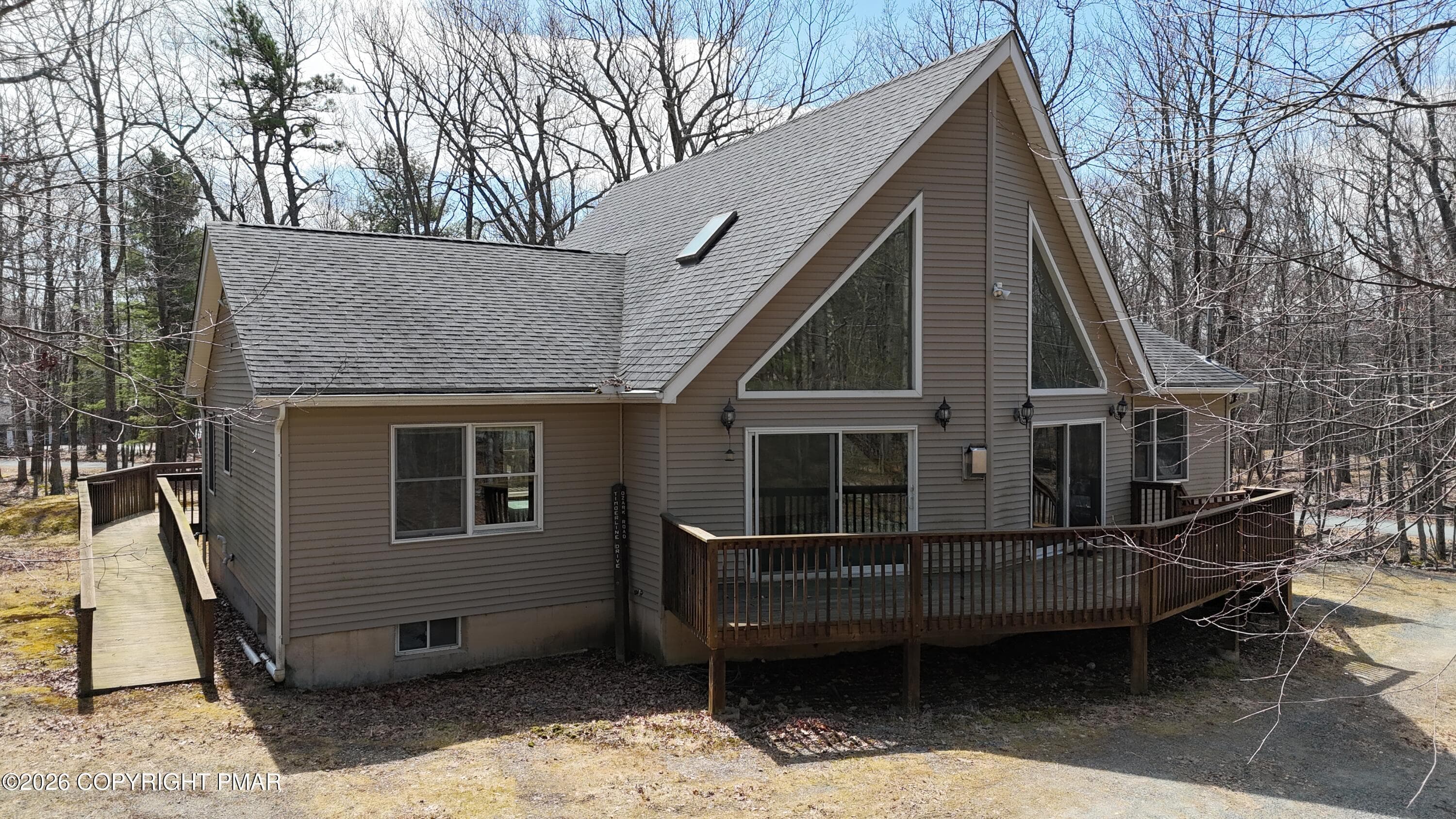 102 Loveland Drive, Tafton, PA 18464