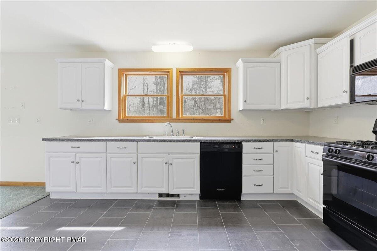15 Kitchen - 102 Loveland Drive, Tafton, PA 18464, Tafton