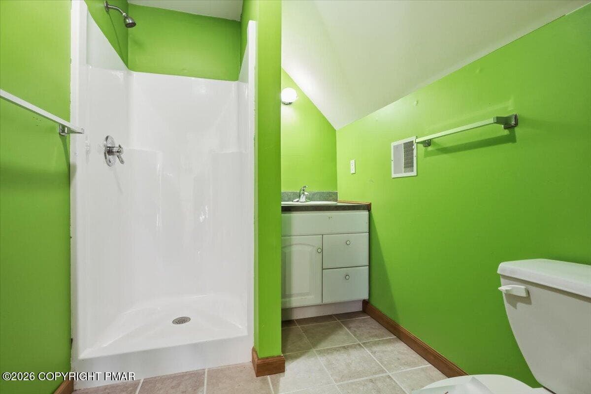 32 Full Bath 3 - 102 Loveland Drive, Tafton, PA 18464, Tafton