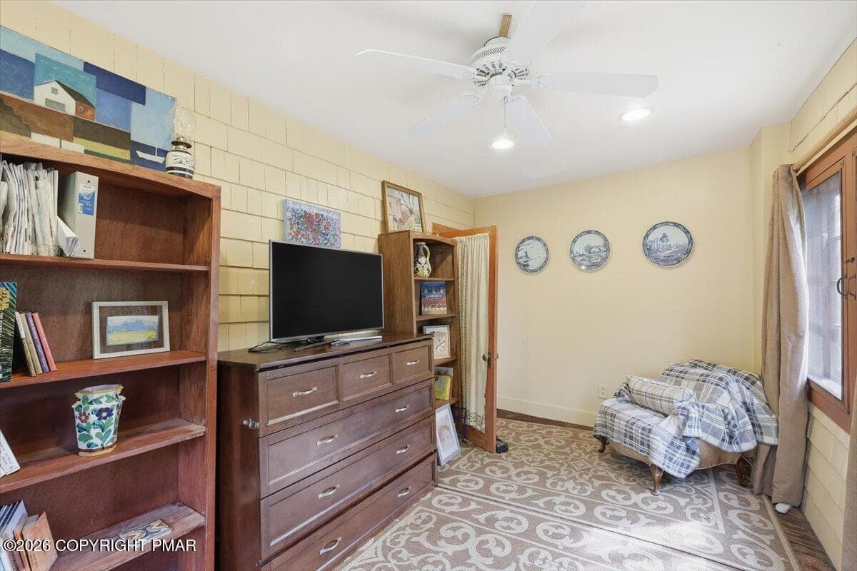 Den/Office - 223 Huckleberry Lane, Buck Hill Falls, PA 18323, Buck Hill Falls