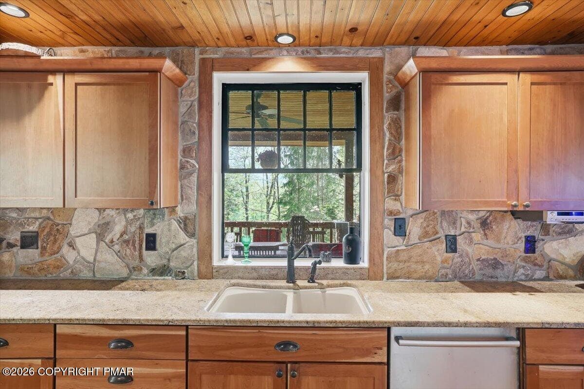 Kitchen - 223 Huckleberry Lane, Buck Hill Falls, PA 18323, Buck Hill Falls