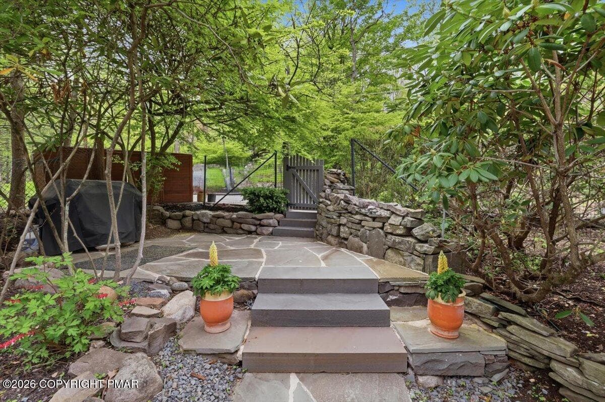 Flagstone patio - 223 Huckleberry Lane, Buck Hill Falls, PA 18323, Buck Hill Falls