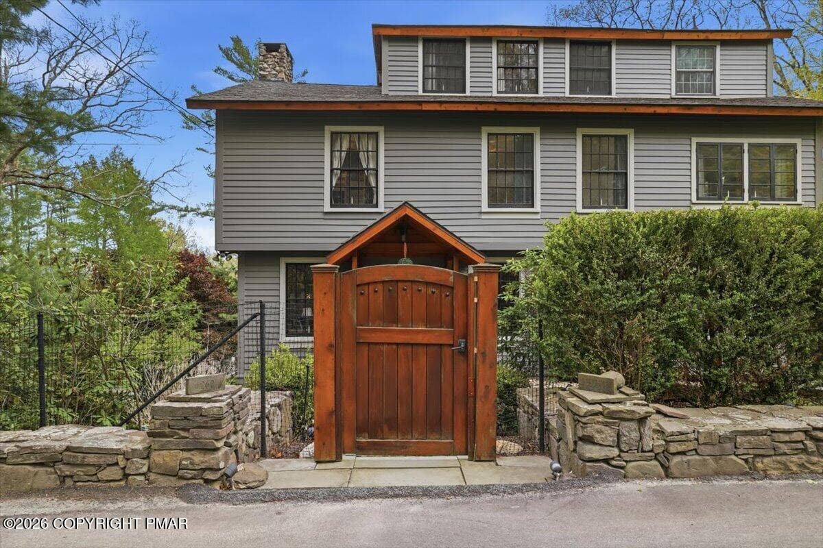 Front gate - 223 Huckleberry Lane, Buck Hill Falls, PA 18323, Buck Hill Falls
