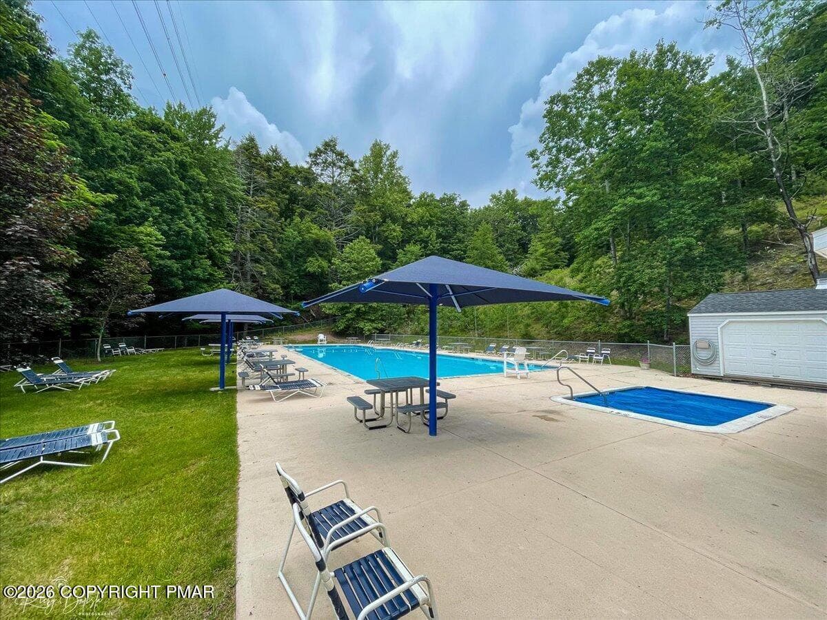 Mountainside pool - 5873 Decker Road, Bushkill, PA 18324, Bushkill