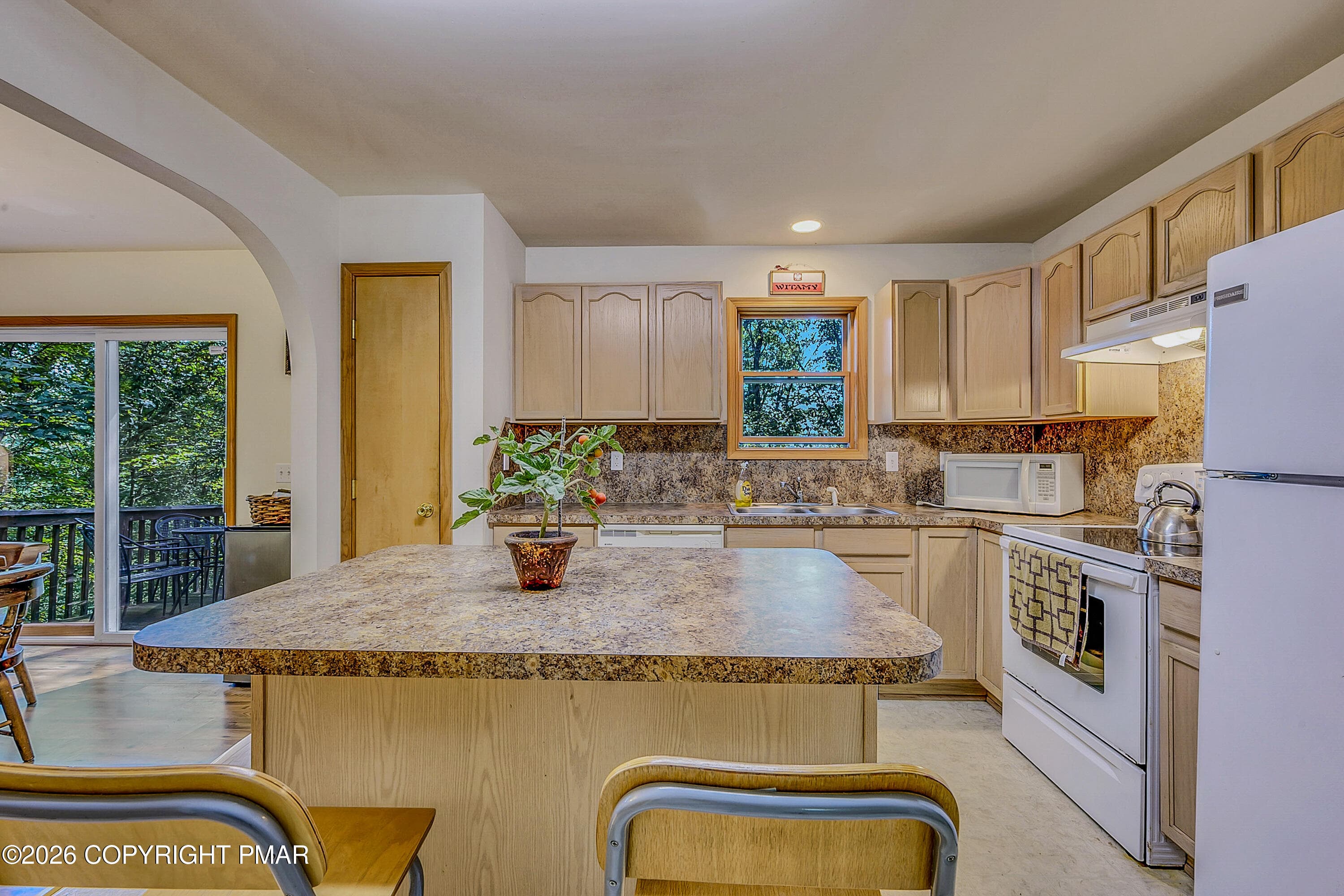 Kitchen - 164 Bellingham Drive, Bushkill, PA 18324, Bushkill