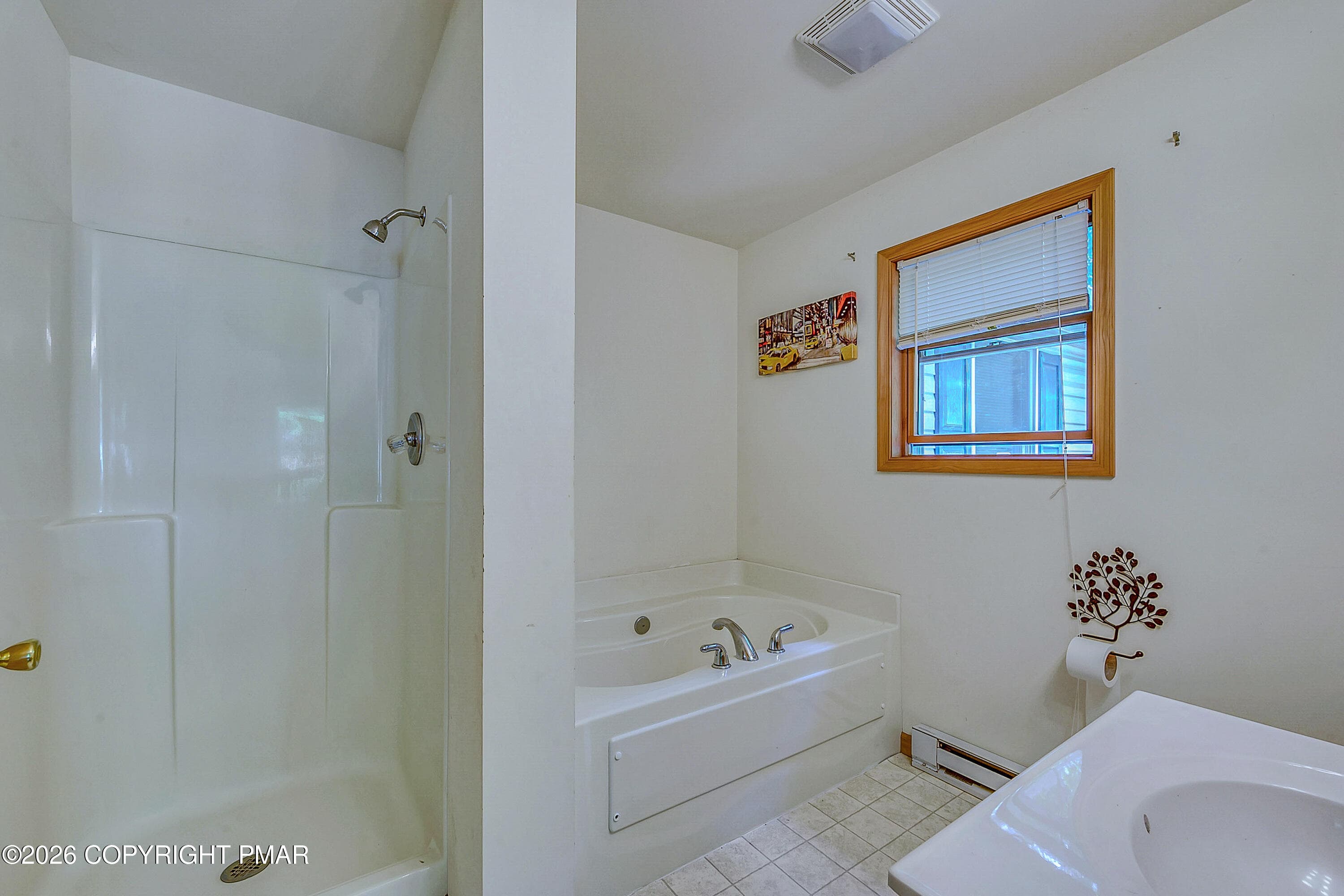 Primary Bathroom - 164 Bellingham Drive, Bushkill, PA 18324, Bushkill