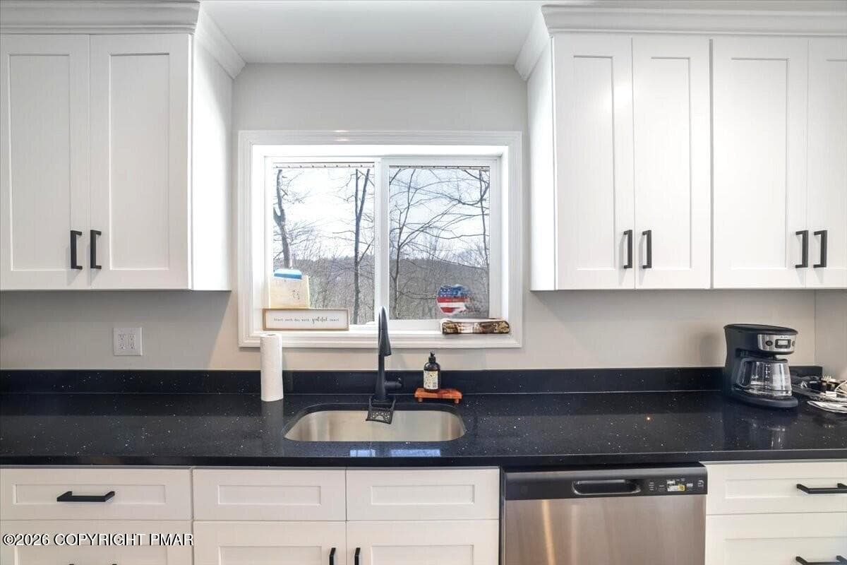 Kitchen - 5873 Decker Road, Bushkill, PA 18324, Bushkill
