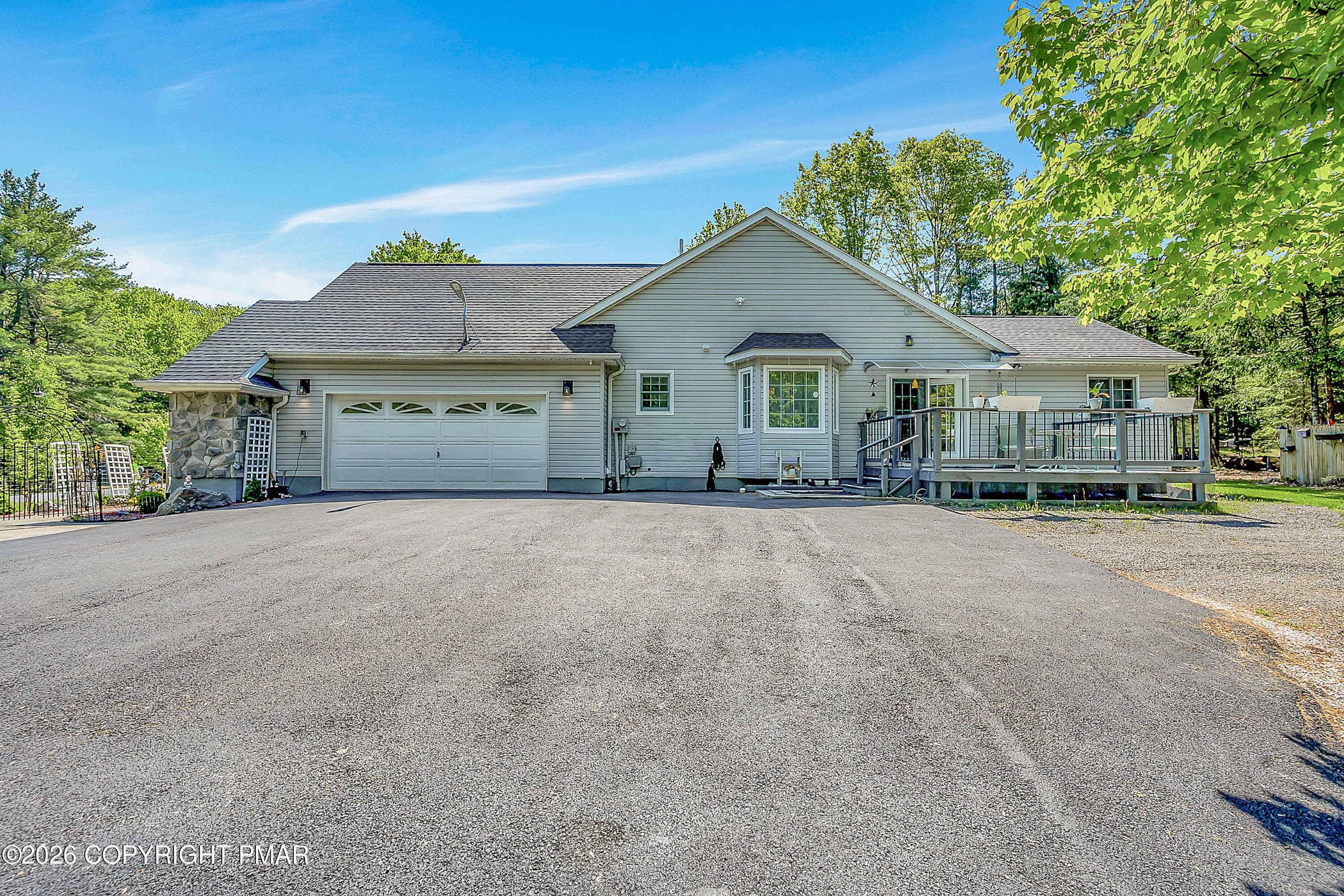 Side - 4 Jonathans Way, Henryville, PA 18332, Henryville