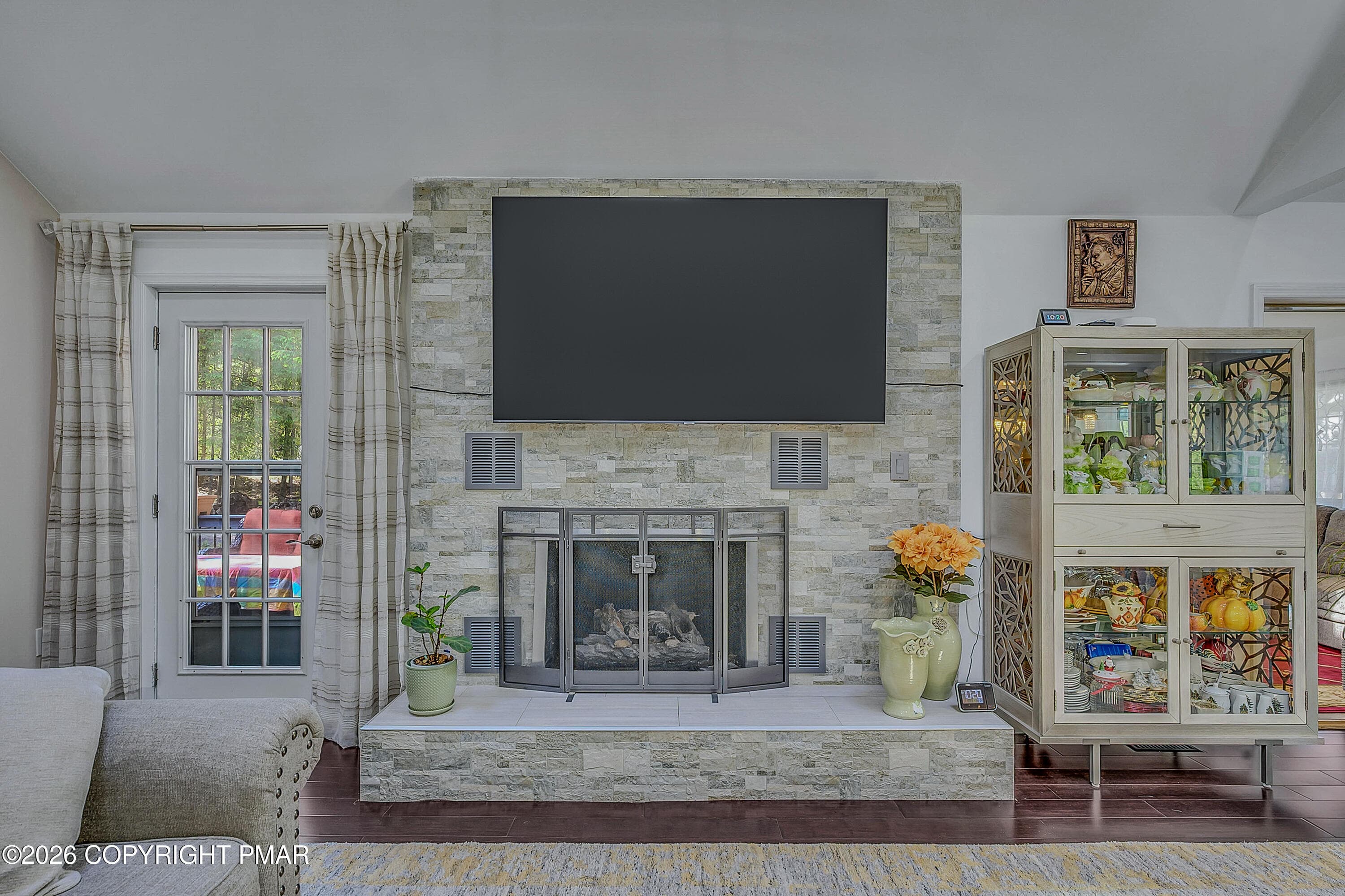 Propane Fire Place - 4 Jonathans Way, Henryville, PA 18332, Henryville