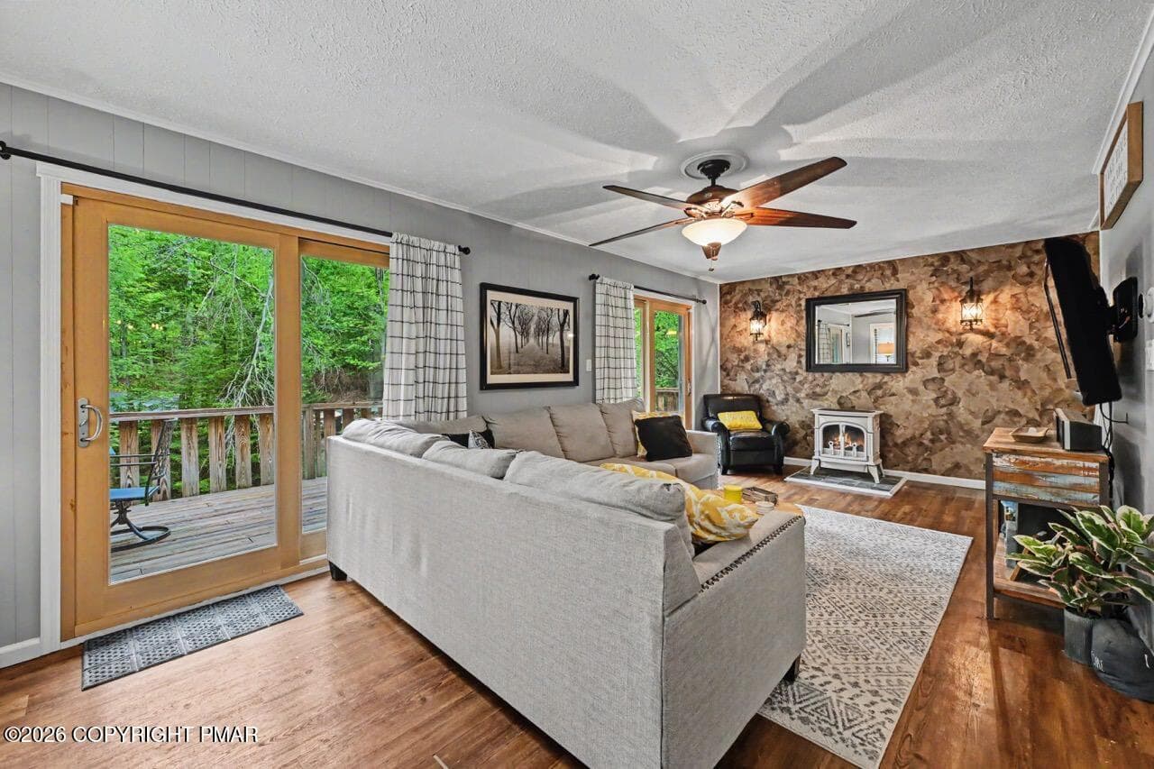 112 Thomas Ln 06 Large - 112 Thomas Lane, Gouldsboro, PA 18424, Gouldsboro