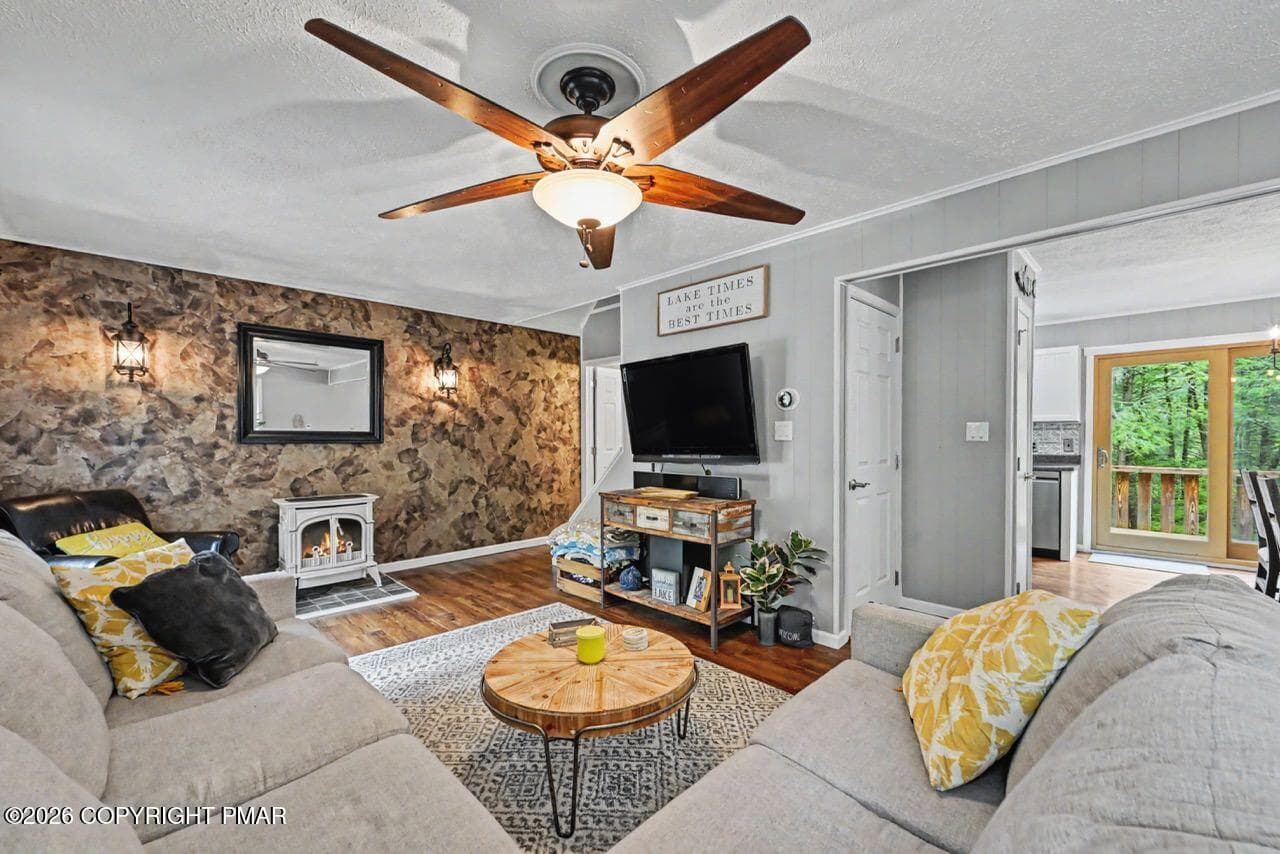 112 Thomas Ln 09 Large - 112 Thomas Lane, Gouldsboro, PA 18424, Gouldsboro