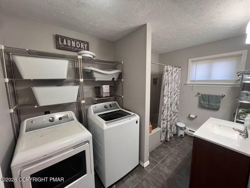 Main Bathroom - 1146 Placid Lane, Tobyhanna, PA 18466, Tobyhanna