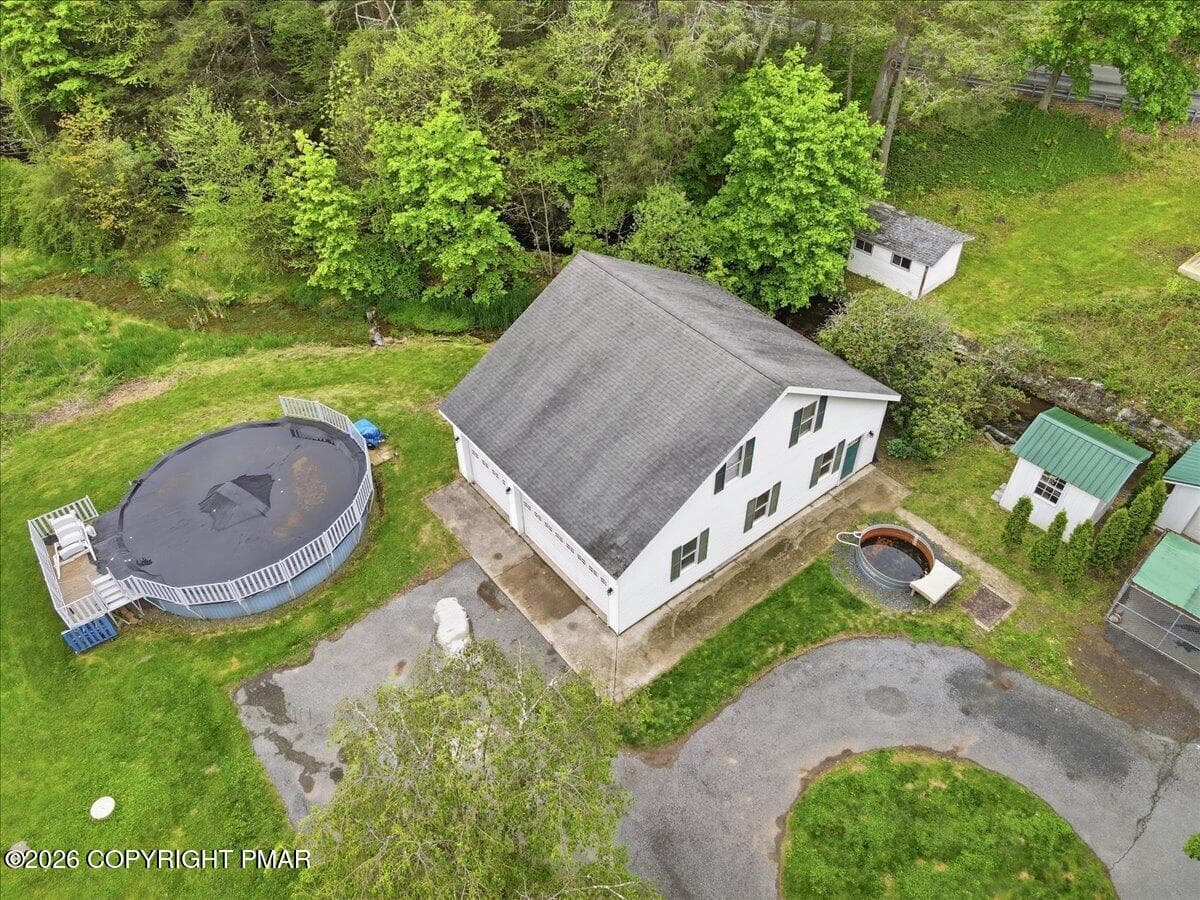 Overhead circle driveway and garage - 3585 Fairyland Road, Lehighton, PA 18235