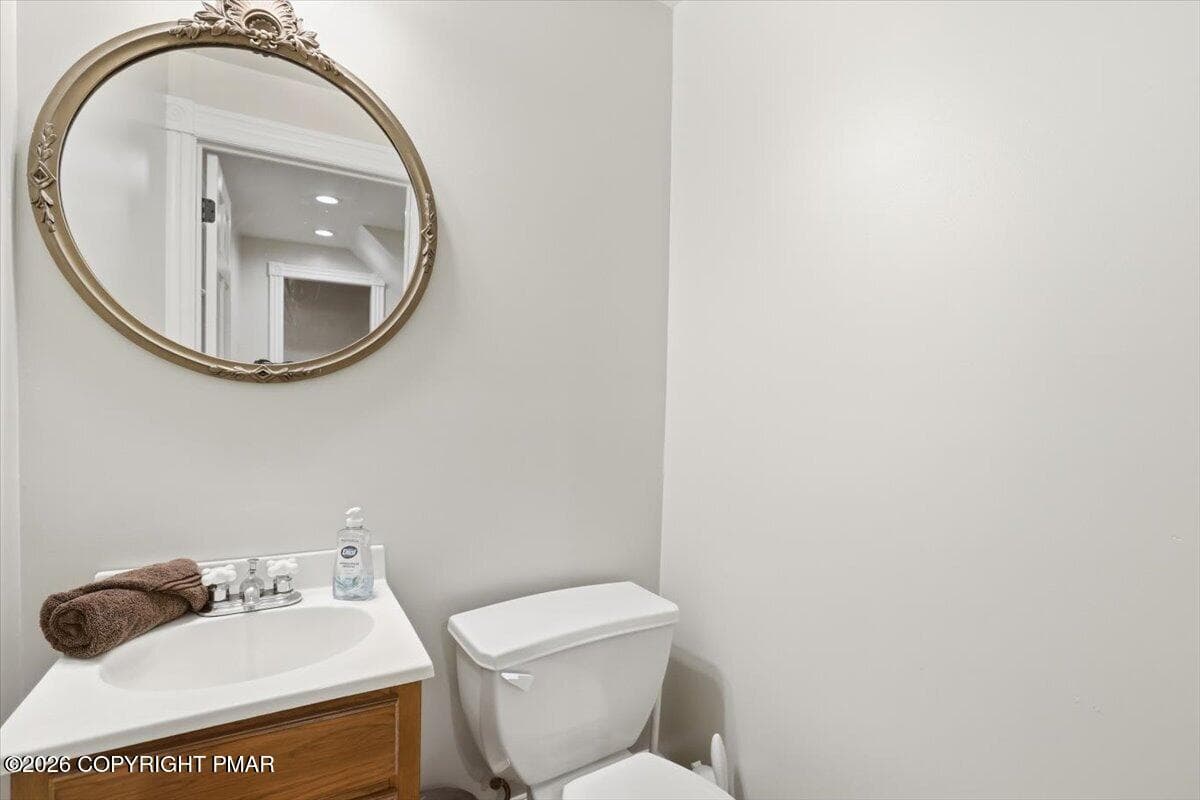 Powder Room, 1st floor - 3585 Fairyland Road, Lehighton, PA 18235