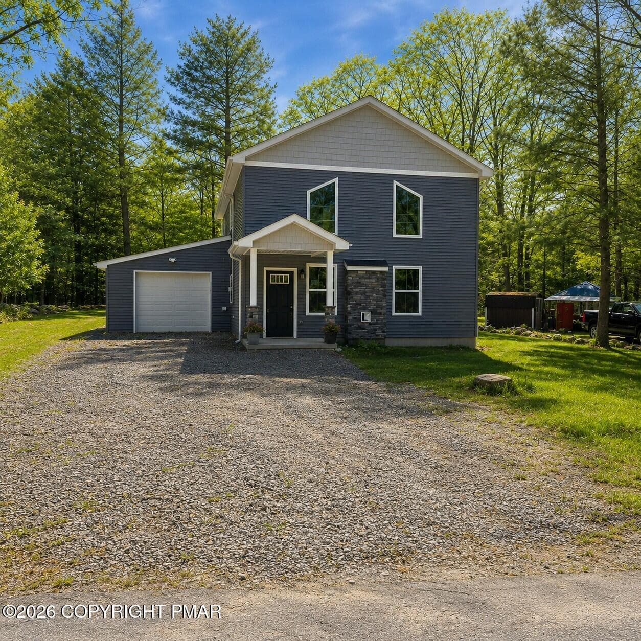 1073 West Side Drive, Newfoundland, PA 18445