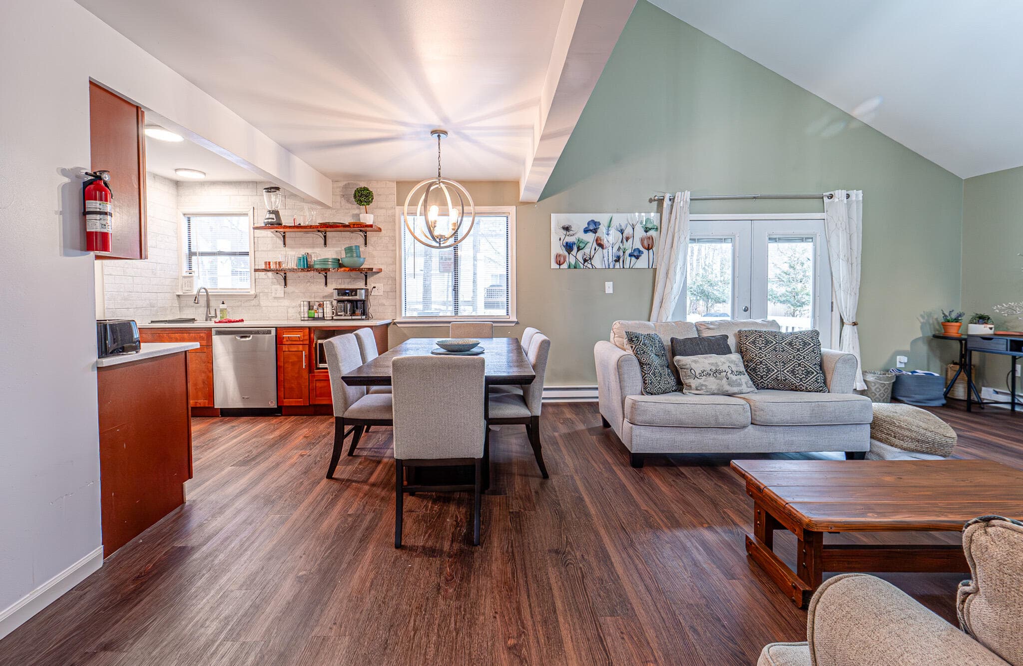 Dining Area - 3335 Woodland Drive, Tobyhanna, PA 18466, Tobyhanna