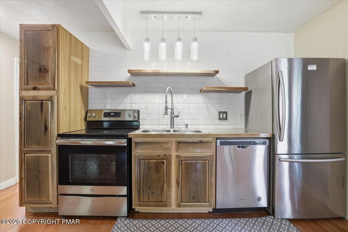 Kitchen Area - 644 Cayuga Drive, Tobyhanna, PA 18466