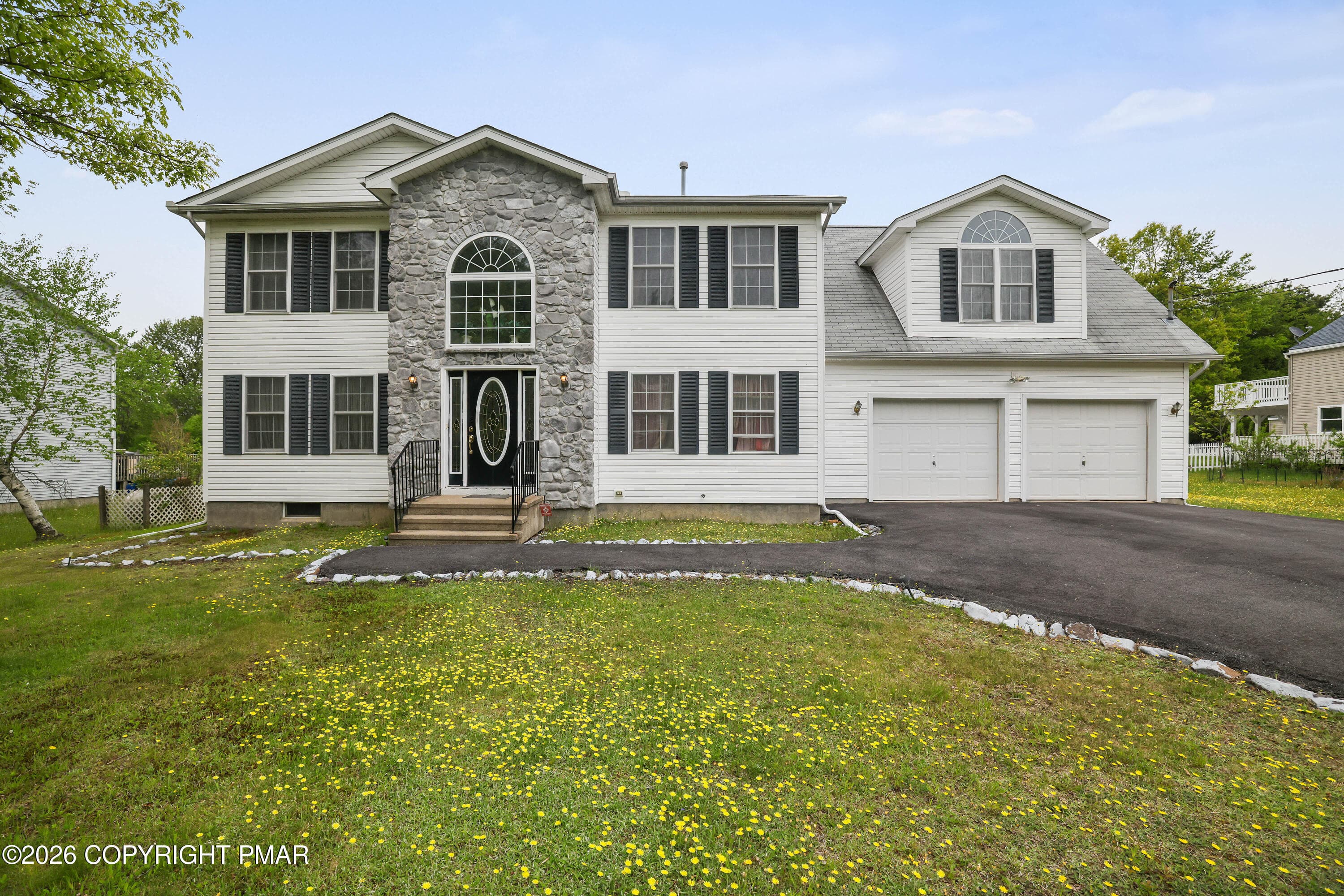 1149 Glade Drive S, Long Pond, PA 18334