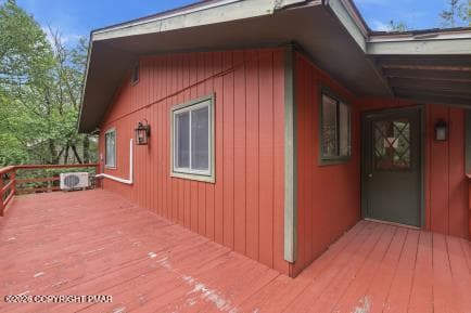 Upper Deck - 644 Cayuga Drive, Tobyhanna, PA 18466