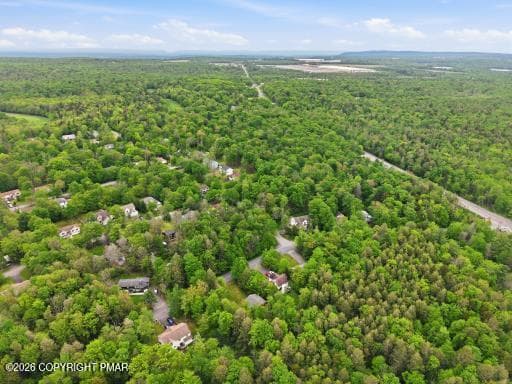 lzq8lnyh2q - 644 Cayuga Drive, Tobyhanna, PA 18466