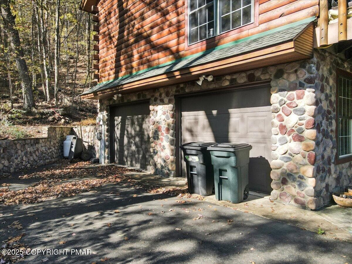092-015_dji_fly_20251009_150240_455_1760 - 493 Lake Drive, Nesquehoning, PA 18240