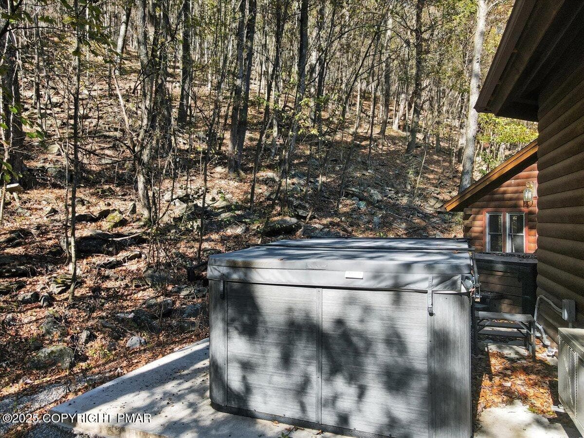 094-017_dji_fly_20251009_150310_457_1760 - 493 Lake Drive, Nesquehoning, PA 18240