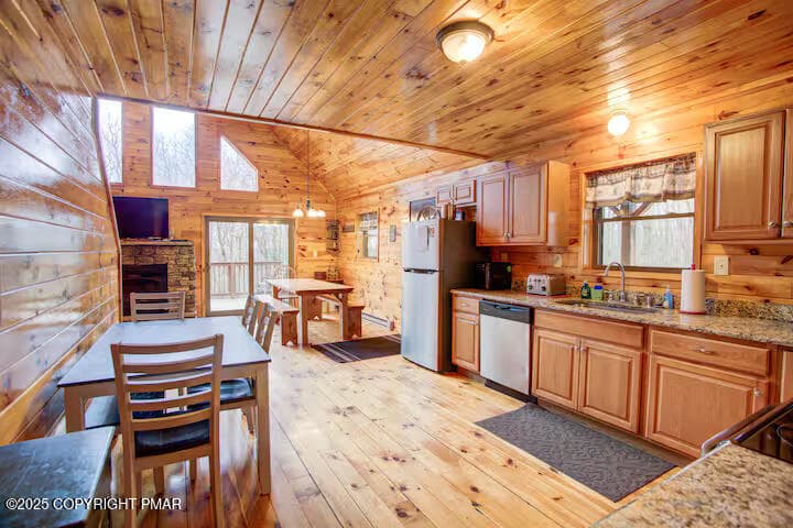 f845d11c-58f5-4e39-8cb6-f5fdb11ded04 - 183 Hillary Drive W, White Haven, PA 18661, White Haven